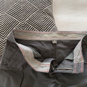 $15 - Like New Eddie Bauer Crop Pants